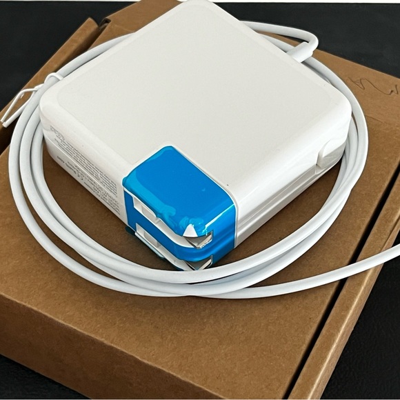 Apple Power Mac Adapter 45w for Mac Air for 11in -13in - Picture 2 of 6